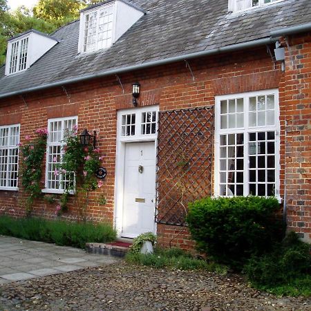 The Courtyard Bed & Breakfast Newmarket  Eksteriør bilde